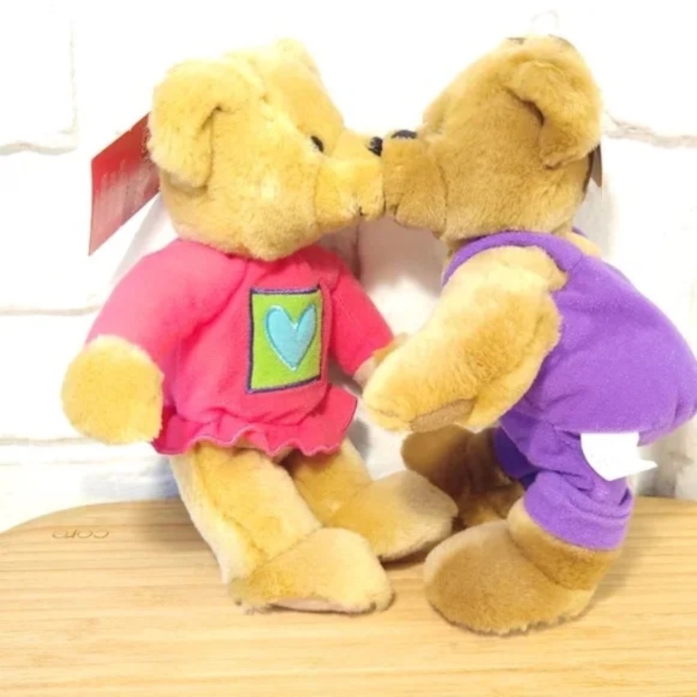 Hallmark Kissing Stuffed Bears